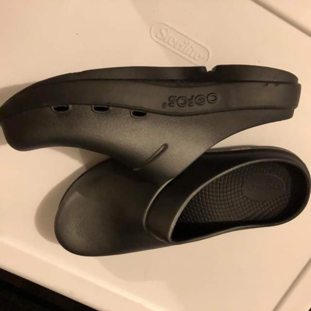 NEW OOFOS orthopedic shoes size 8